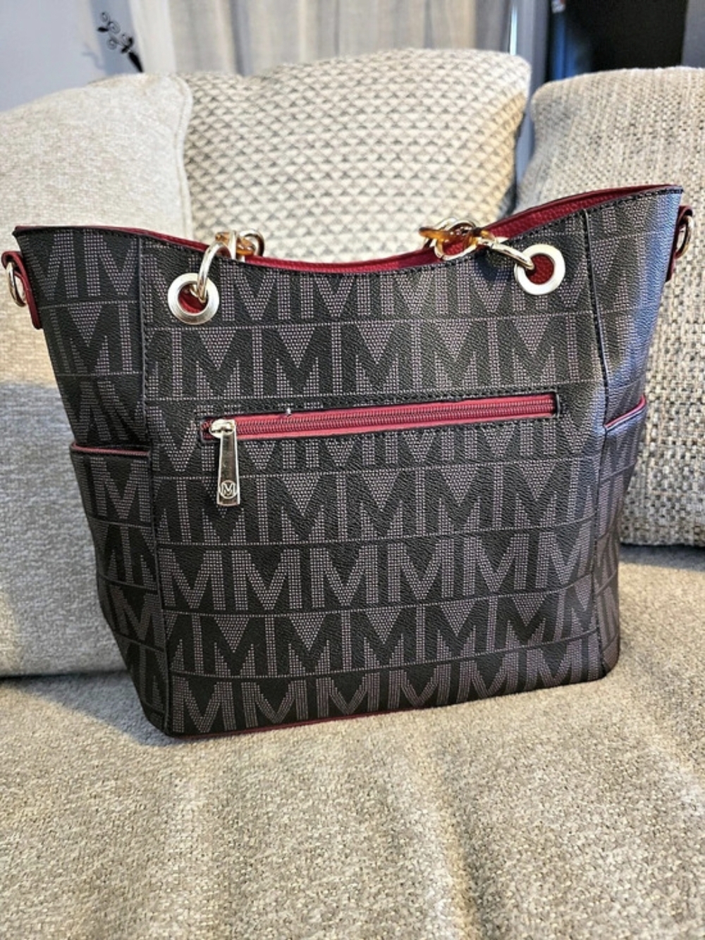 Mia K. Tote in Black & Pink Like New - Picture 3 of 8